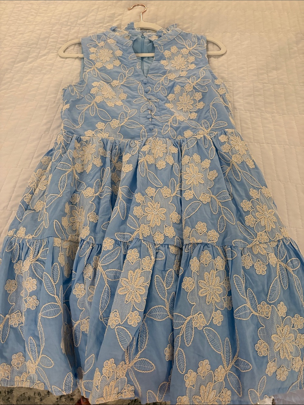 Avara Blue Floral Lace Tiered Dress size Small - Picture 1 of 4
